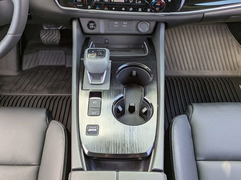 Certified 2025 Nissan Rogue SL w/ SL Premium Package FWD image 20