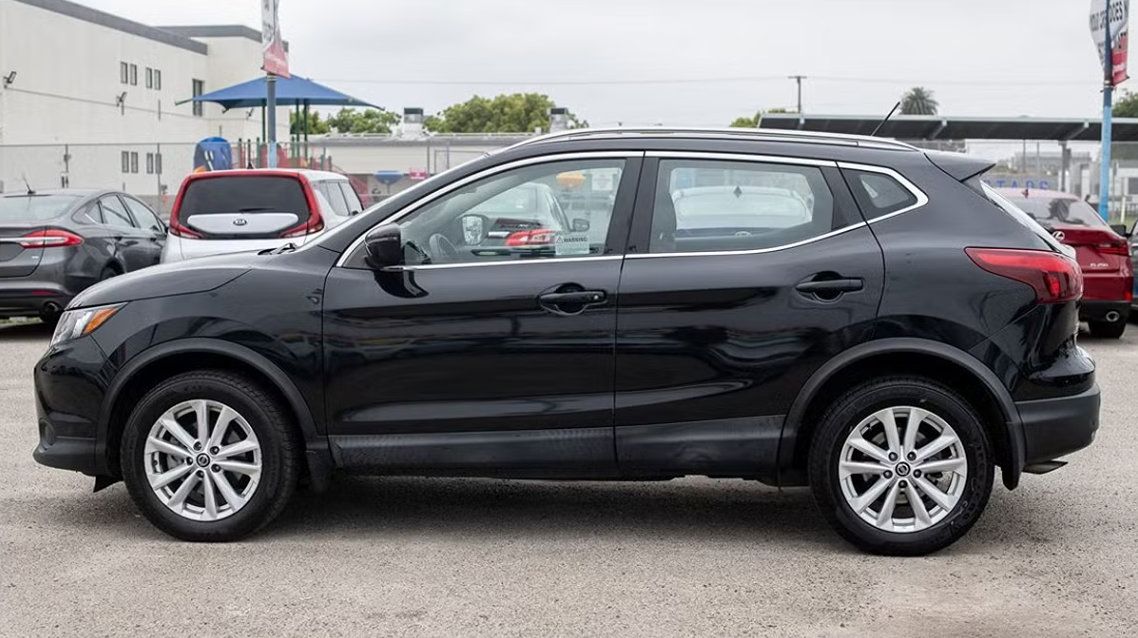 Used 2019 Nissan Rogue Sport SV FWD image 4