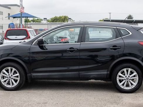 Used 2019 Nissan Rogue Sport SV FWD image 4