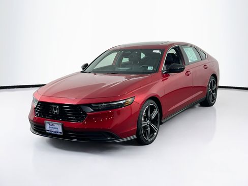 Used 2025 Honda Accord Sport image 1