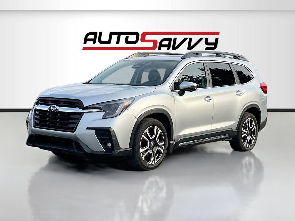 Used 2023 Subaru Ascent Limited w/ Technology Package AWD/4WD image 3