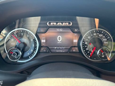 Used 2019 RAM 1500 Laramie AWD/4WD image 13