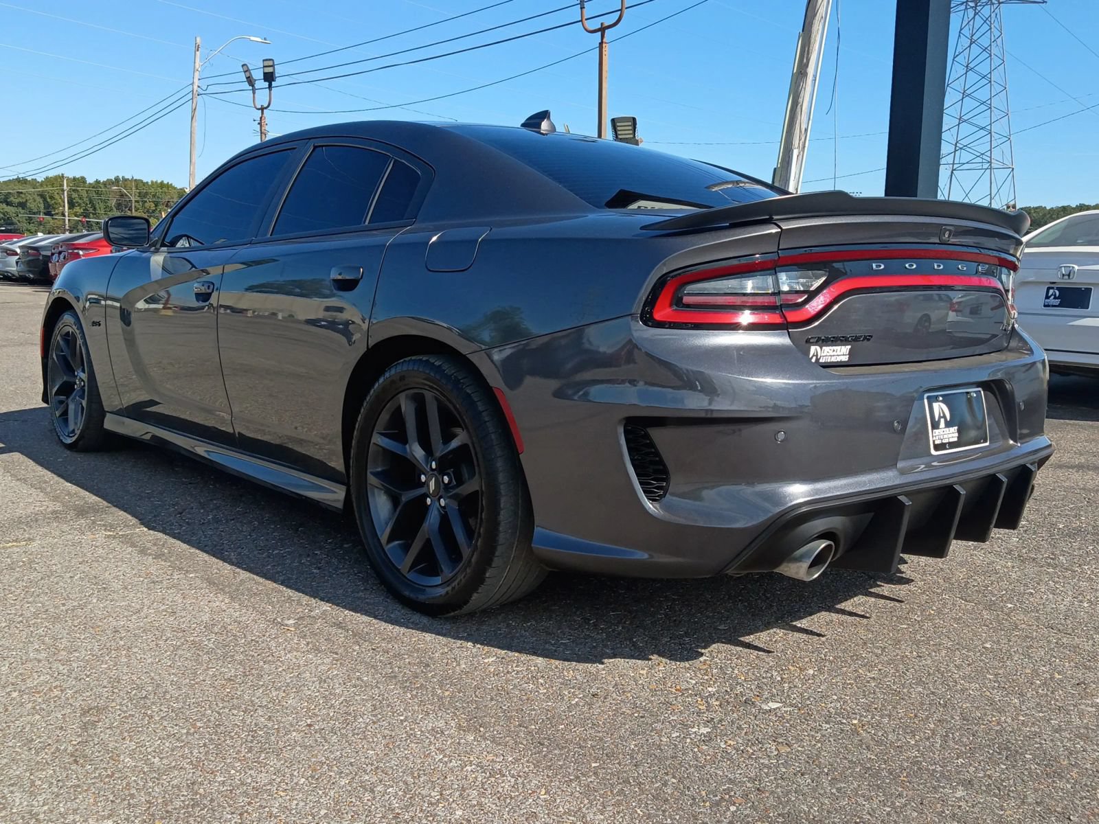 Used 2019 Dodge Charger R/T w/ Blacktop Package RWD image 8