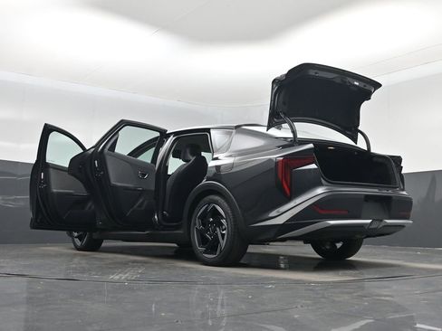 Certified 2025 Kia K4 EX image 24