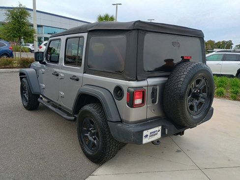 Used 2018 Jeep Wrangler Unlimited Sport image 7