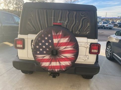 Used 2025 Jeep Wrangler Sport image 5