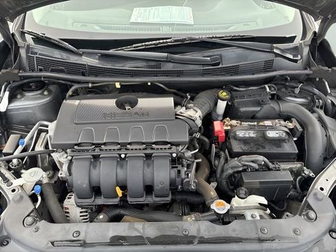 Used 2018 Nissan Sentra SR w/ SR Midnight Edition Package image 27