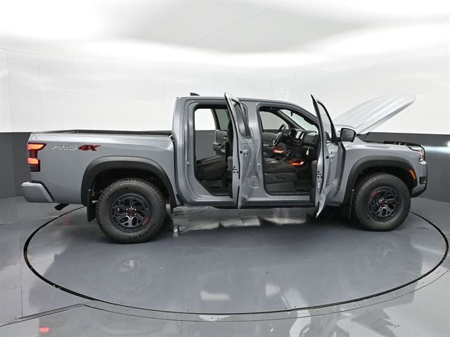 Used 2025 Nissan Frontier PRO-4X w/ Pro Convenience Package AWD/4WD image 46