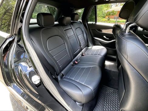 Used 2020 Mercedes-Benz GLC 300 4MATIC image 21