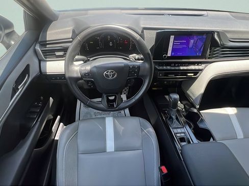 Used 2025 Toyota Camry SE w/ Convenience Package FWD image 11