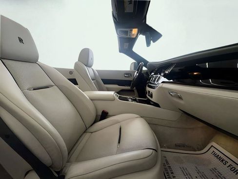 Used 2016 Rolls-Royce Dawn image 23
