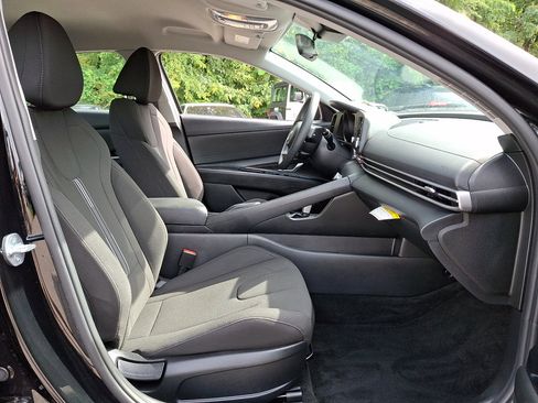 Used 2023 Hyundai Elantra SEL FWD image 12