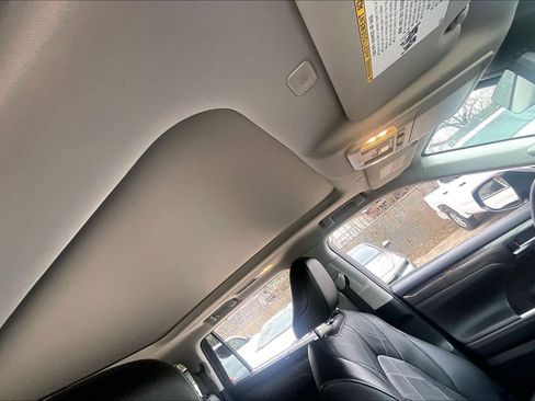 Used 2023 Toyota Highlander Platinum image 13