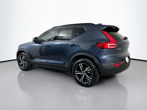 New 2026 Volvo XC40 B5 Core AWD/4WD image 8