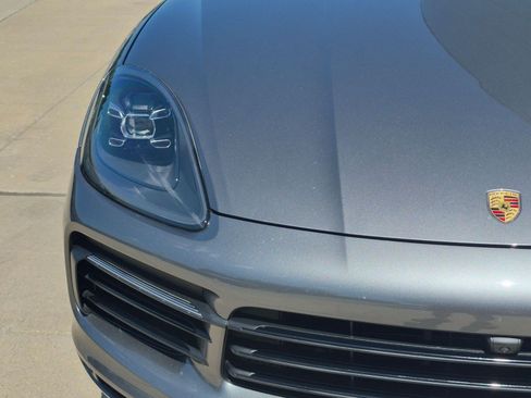 Used 2023 Porsche Cayenne Coupe AWD/4WD image 12