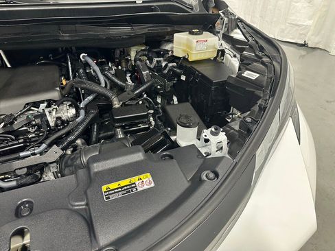 Used 2025 Toyota Sienna LE image 71