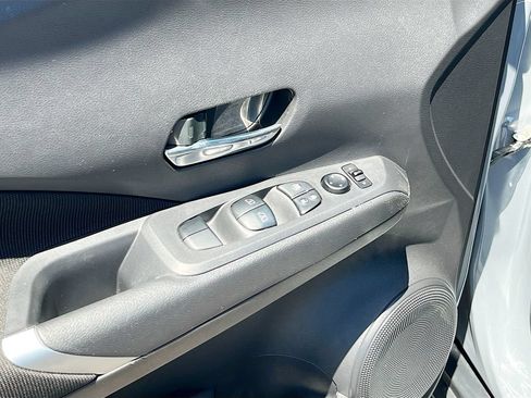 Used 2023 Nissan Kicks SV FWD image 17