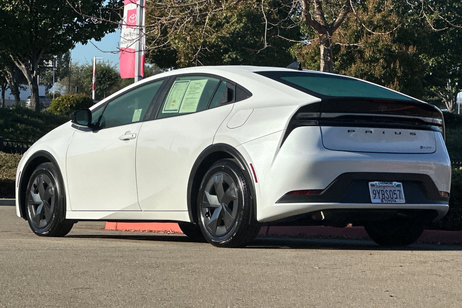 Certified 2026 Toyota Prius Plug-In Hybrid FWD image 6