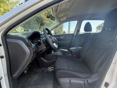 Used 2018 Nissan Rogue S FWD image 11