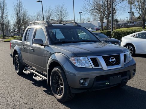 Used 2021 Nissan Frontier PRO-4X w/ Pro-4x Utility Package image 2