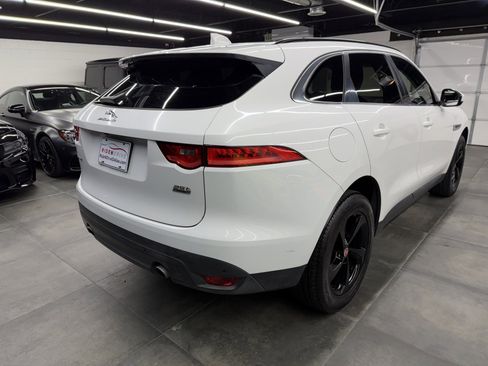 Used 2019 Jaguar F-PACE Premium image 7