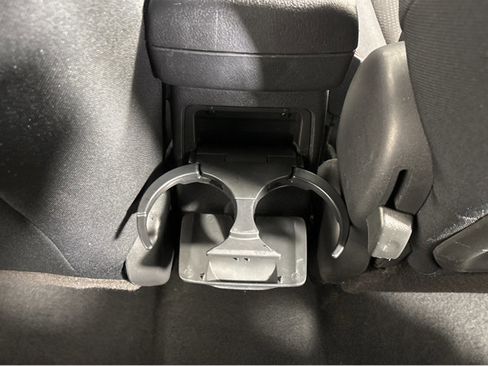 Used 2009 Pontiac Vibe w/ Preferred Package image 34