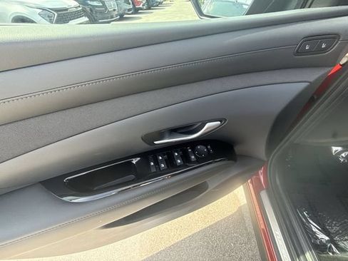 Used 2026 Hyundai Tucson Limited AWD/4WD image 13