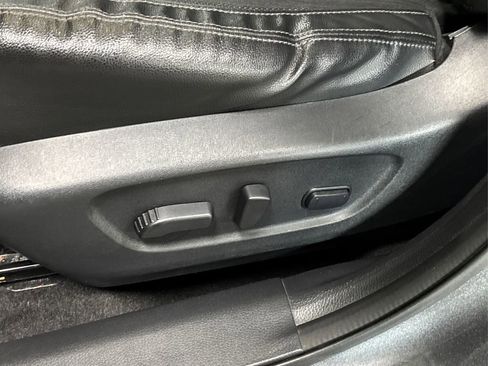 Used 2018 Nissan Rogue SL w/ Premium Package image 34