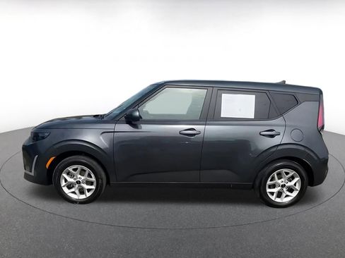 Used 2025 Kia Soul LX w/ LX Technology Package FWD image 9