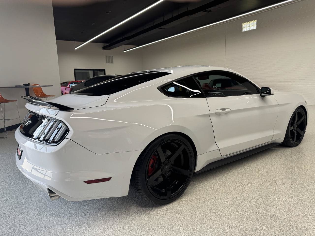 Used 2016 Ford Mustang Coupe RWD image 11