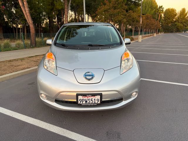 Used 2015 Nissan Leaf SV w/ Premium Package FWD image 5