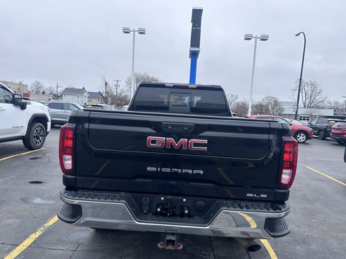 Used 2022 GMC Sierra 2500 SLE w/ SLE Convenience Package image 4