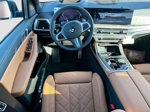 New 2026 BMW X7 xDrive40i w/ M Sport Package AWD/4WD image 17