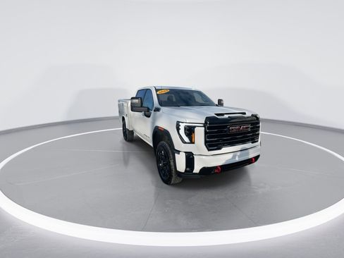 Used 2025 GMC Sierra 2500 AT4 image 5