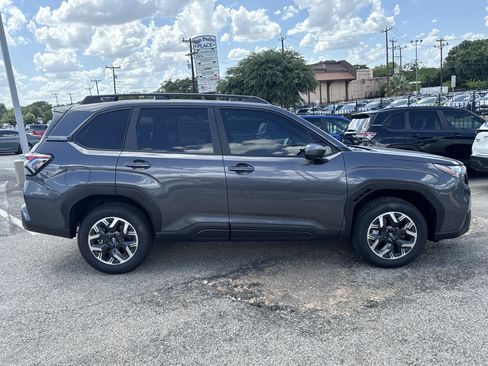 New 2026 Subaru Forester Premium AWD/4WD image 2
