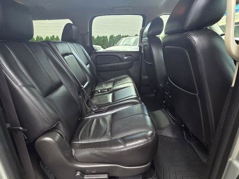 Used 2012 Chevrolet Suburban LT w/ Luxury Package AWD/4WD image 15
