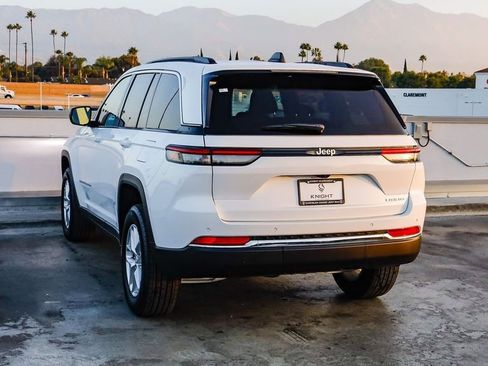 New 2025 Jeep Grand Cherokee Laredo X w/ Luxury Tech Group I image 7