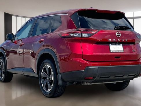 Used 2024 Nissan Rogue SV FWD image 12