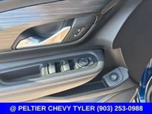 Used 2022 GMC Terrain SLE w/ Driver Convenience Package FWD image 16