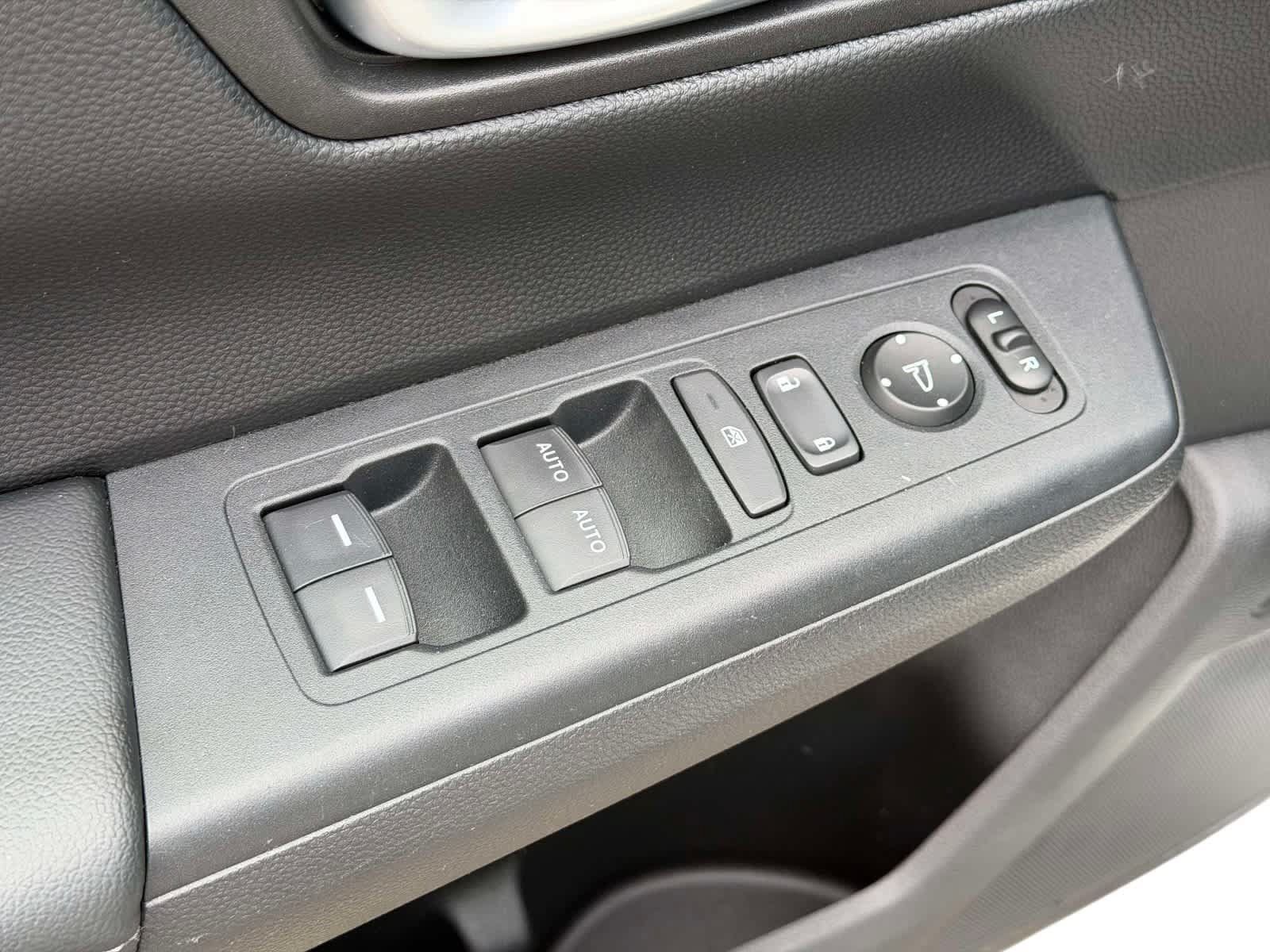 Used 2023 Honda CR-V EX image 16