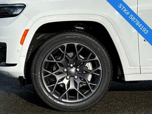 New 2025 Jeep Grand Cherokee L Summit image 4