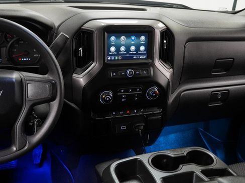 Used 2020 Chevrolet Silverado 1500 Custom w/ Custom Value Package image 25