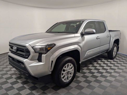 Certified 2026 Toyota Tacoma SR5 RWD image 2