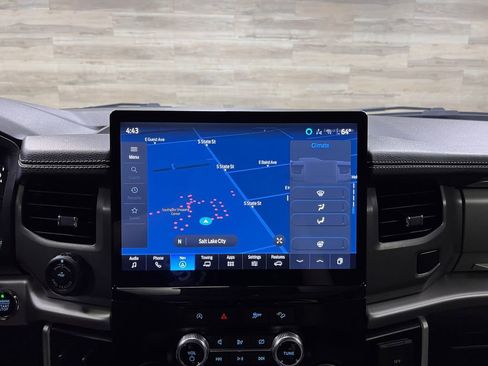 Used 2024 Ford Expedition XLT image 14