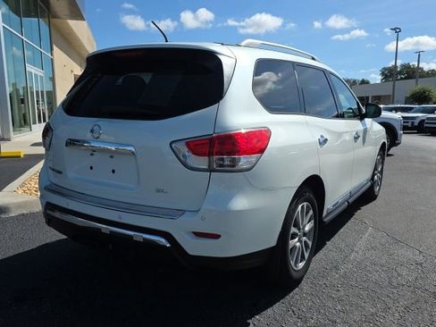 Used 2015 Nissan Pathfinder SL w/ SL Tech Package FWD image 4