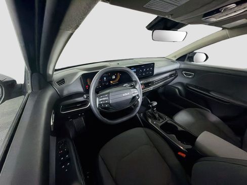 Used 2025 Kia K4 FWD image 18