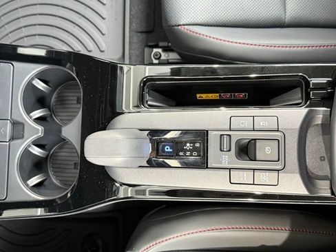 New 2025 Toyota Prius Plug-In Hybrid FWD image 44