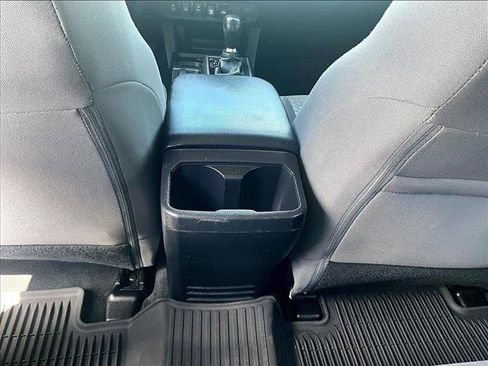 Used 2023 Toyota Tacoma SR5 AWD/4WD image 25