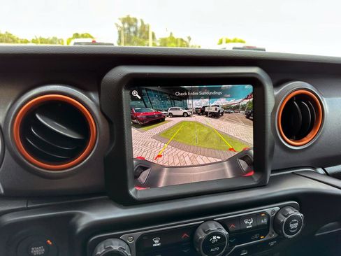 Certified 2022 Jeep Gladiator Mojave w/ Trailer Tow Package image 24