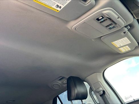 Used 2022 Ford Explorer XLT w/ Equipment Group 202A image 28